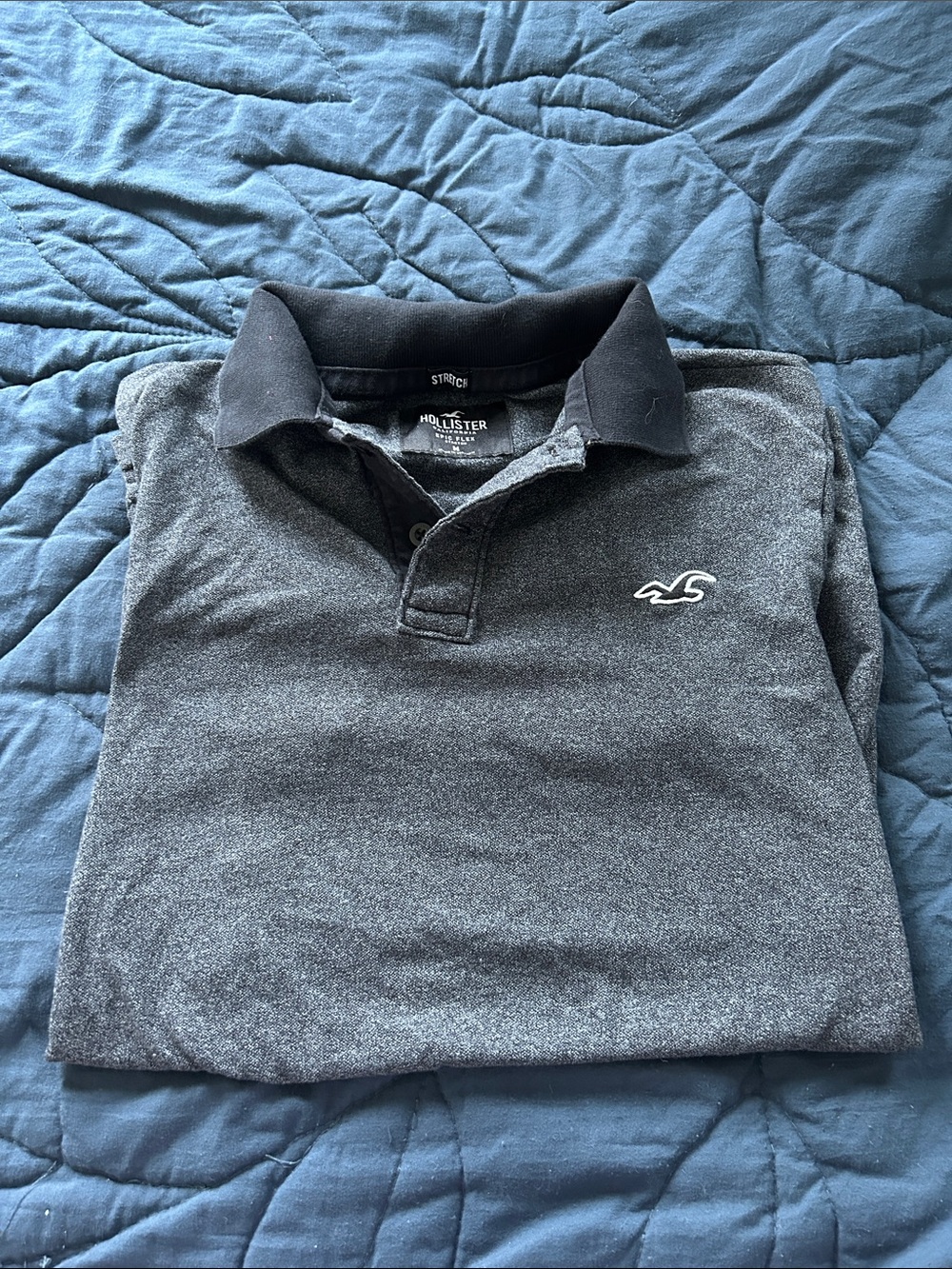 Hollister Men’s Charcoal Gray Polo with Black Collar